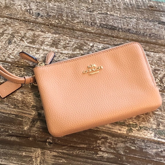 NWOT Auth COACH Wallet - Picture 1 of 8